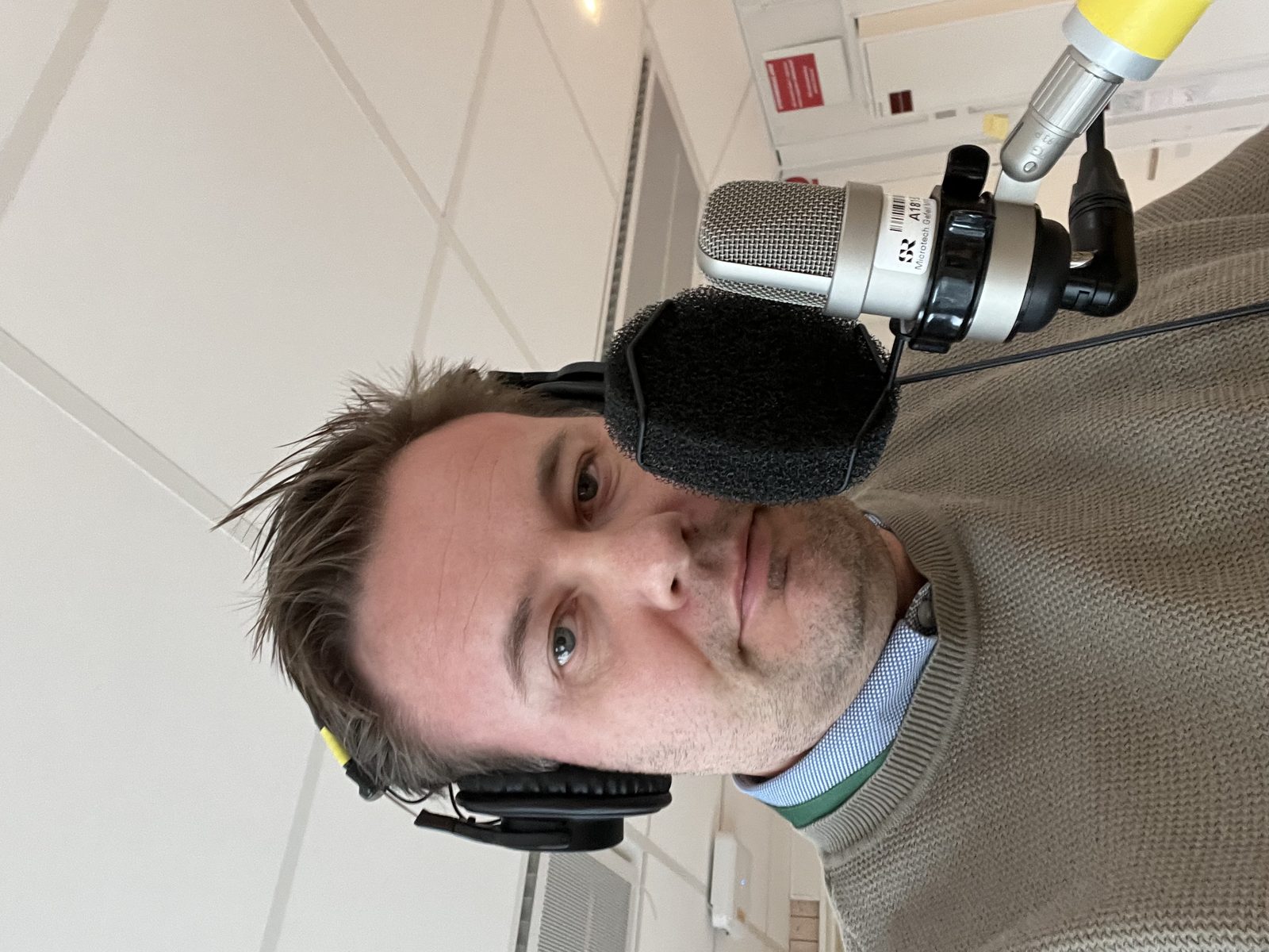 Strax innan sändning påbörjas live i 35 min.